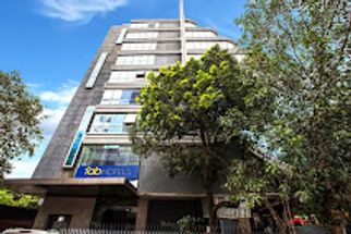 Experience Luxury and Convenience at Hotel Le Western, Mumbai