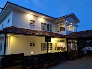 Experience Tranquility and Luxury at Kemp&#039;s Cave, Ooty