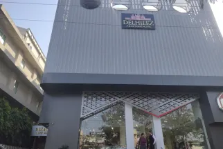 Discover Comfort and Convenience at DELHIEEZ Lajpat Nagar
