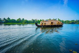 10 Must-Visit Places in Kerala for Families