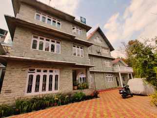 Experience Comfort and Charm at Sunrise Inn Homestay in Kalimpong