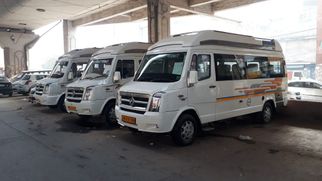How to Ensure a Smooth Tempo Traveller Hire Experience