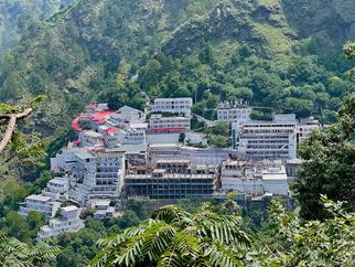 Mata Vaishno Devi Yatra by Helicopter: A Spiritual Journey to the Divine