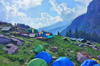 The Ultimate Kheerganga Trek: Your Guide to a Himalayan Camping Escape