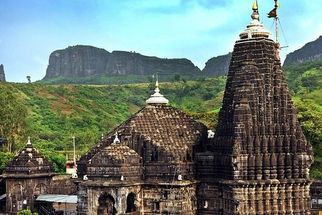 Kaal Sarp Puja in Trimbakeshwar: A Sacred Ritual for Peace and Prosperity