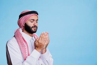 What to Pack for a Comfortable and Safe Umrah Trip