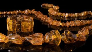Amber Jewelry: Discover the Healing Properties Behind the Beauty