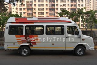 Twelve Essential Tips for Booking a Tempo Traveller in Delhi