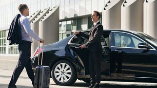 Famous Drive – Your First-Class Ride to the Hamptons Starts Here