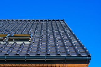 How Do Expansion and Contraction Affect Metal Roofs Over Time?