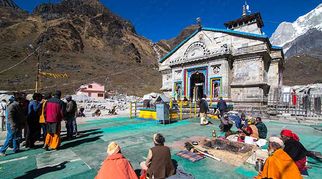Journey to Kedarnath: A Spiritual Trek Through the Himalayas