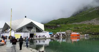 Hemkund Sahib Trek with Valley of Flowers: A Journey to Spirituality and Nature