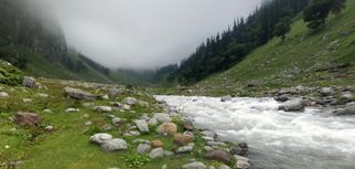 Why Hampta Pass is the Best Monsoon Trek for First-Timers
