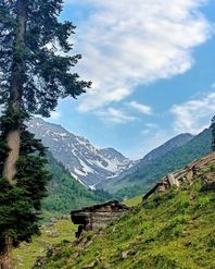 Gateway to the Peaks: Beginner Pass Treks That Open Up the Indian Himalayas