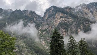 The Only Monsoon Trekking Packing Guide You’ll Need for Hampta Pass