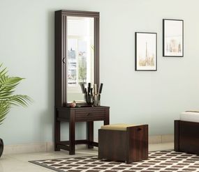 How to Choose a Dressing Table with the Perfect Mirror