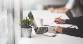 10 Best Ghostwriting Companies for Hire in 2025 &amp; Beyond