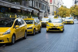 How Can a Beaconsfield Taxi Make Your Daily Commute Stress-Free?