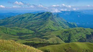 Kudremukh Trekking Guide: From Lush Greens to Rolling Hills