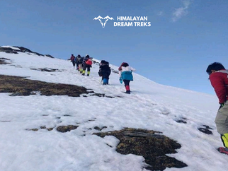 Every Step in the Snow Told a Story &ndash; My Journey Through Kedarkantha&rsquo;s Frozen Trails