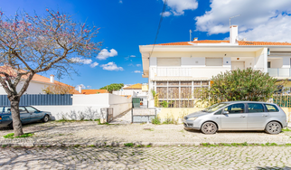 Discover the Perfect Holiday Accommodation in Lisbon, Portugal – Stay at Caparica Poshtel