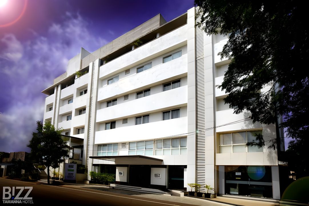 Bizz Tamanna Hotel At Hinjawadi - Exterior