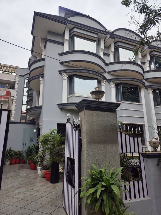 Serene Stays - Exterior