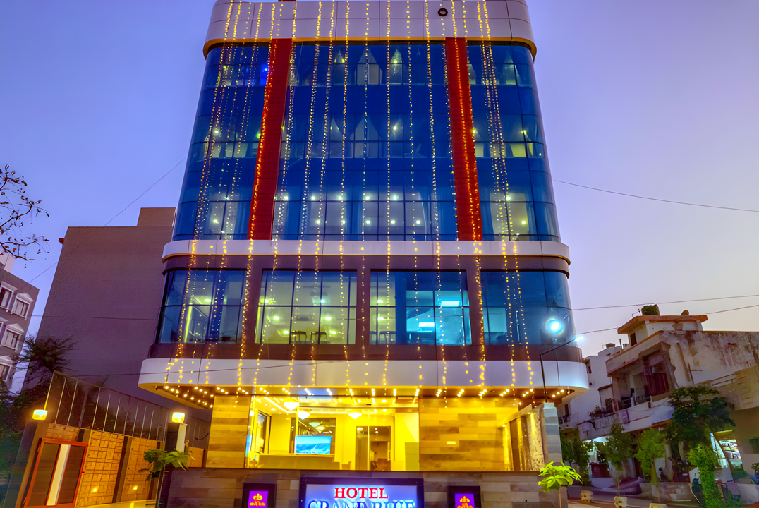 Pax Grand Blue - Exterior