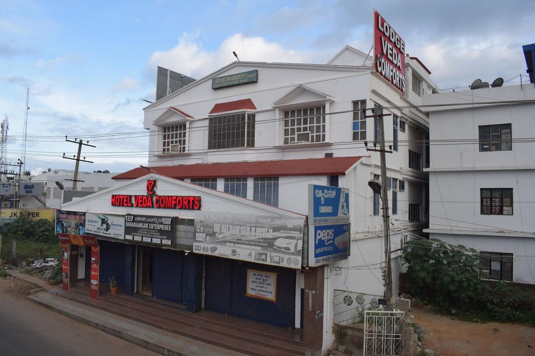 Hotel Veda Comforts - Exterior