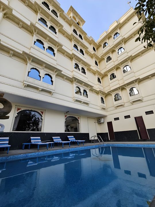 Hotel Riddhi Inn - Exterior
