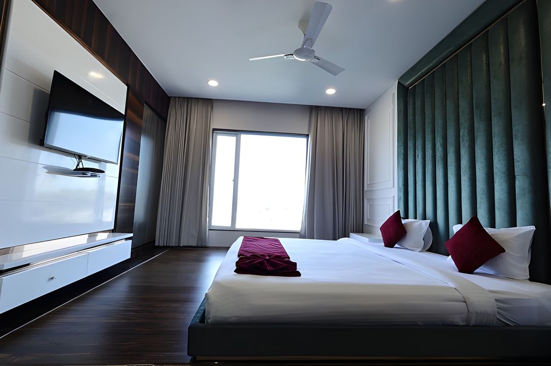 Krishna Hotel And Resort - Exterior