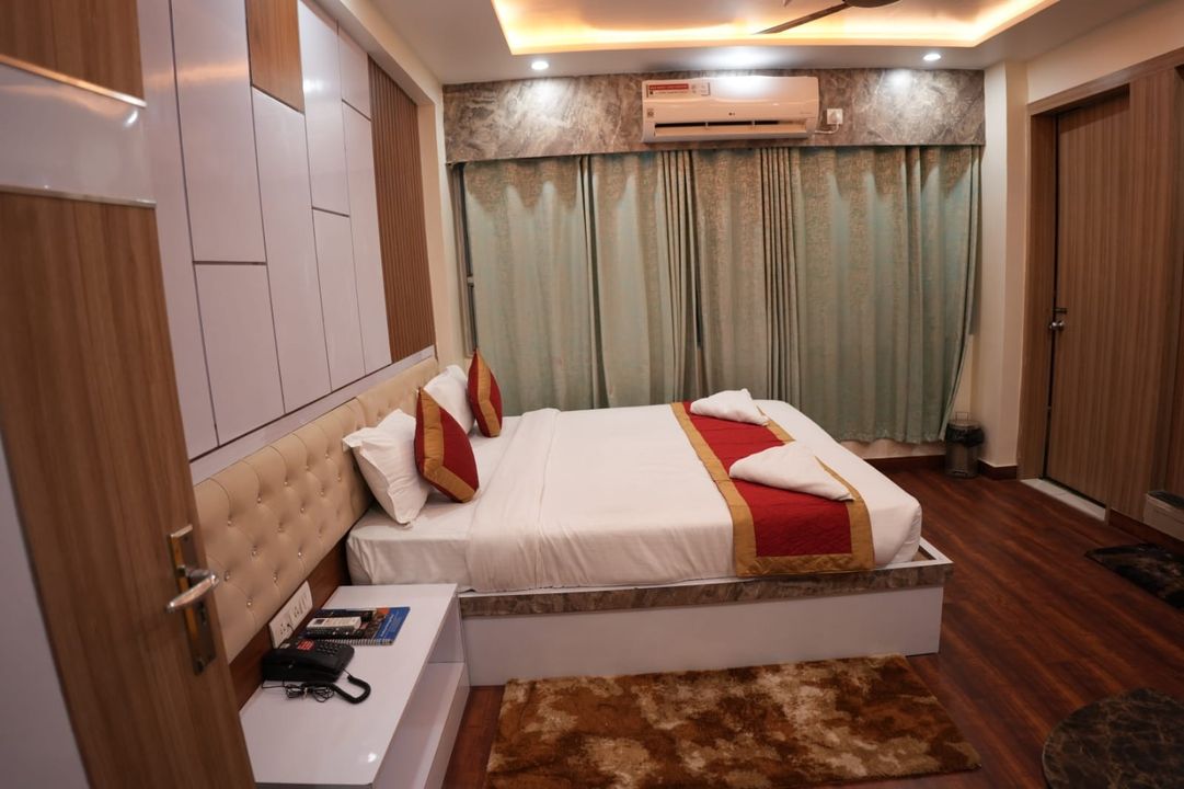 SUITE ROOM