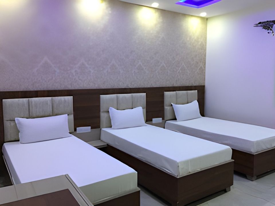 Triple Bed Room