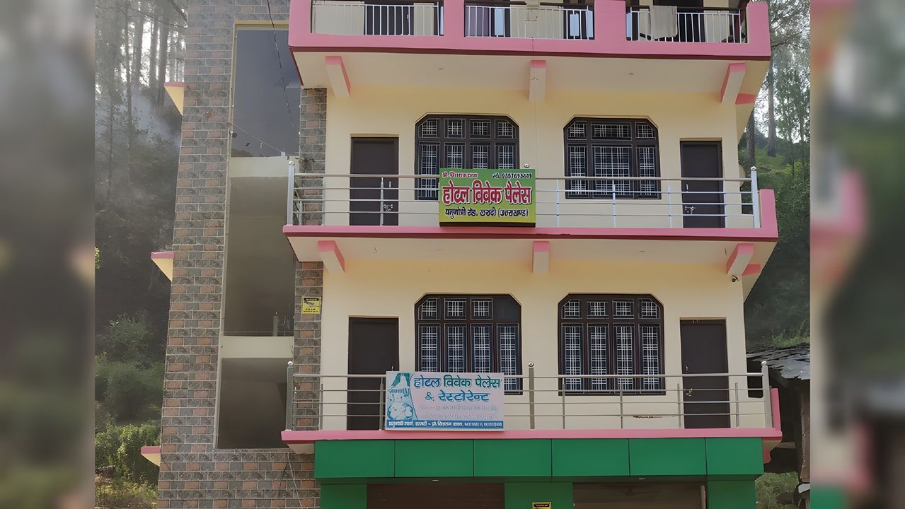 Deluxe Four Bed Room