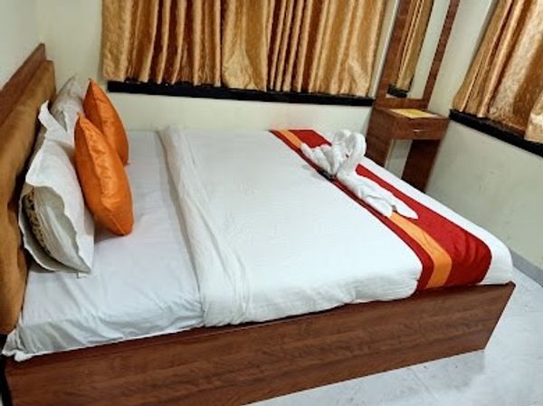 OM SHANTI GUEST HOUSE