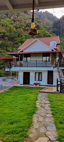 Madhuram Villa (Luxury Home Stay)