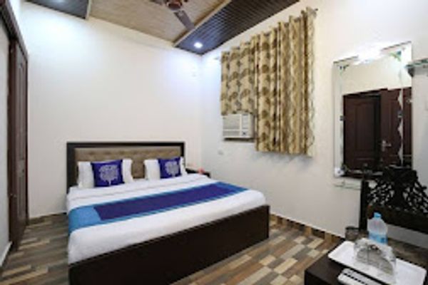 Hotel Bharat Lodge