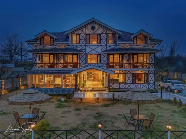 Lakewalk suites