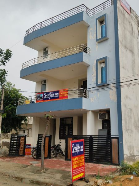 Hotel 24 Seven Inn