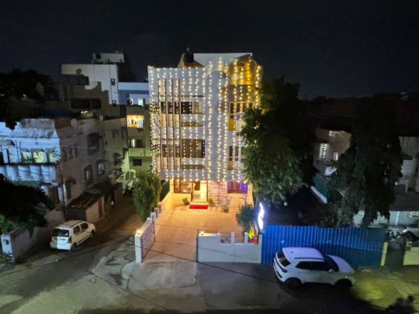 JK Rooms 149 Thakur Galaxy