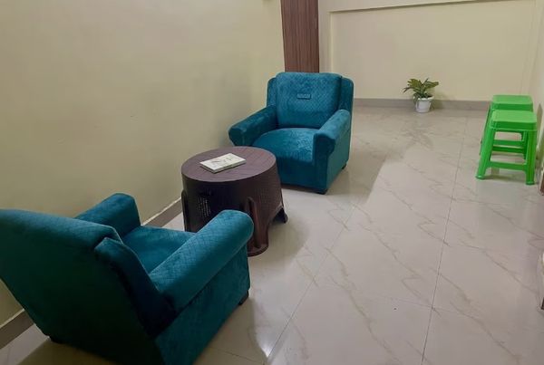 Move Inn Hideaway