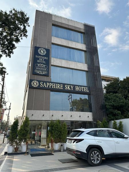 Sapphire Sky Hotel At Aamwala Dehradun