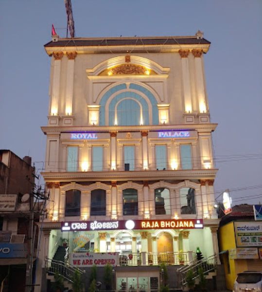 Hotel Royal Palace & Rajbhojana