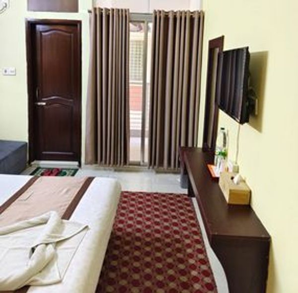 Deluxe Couple Room 2